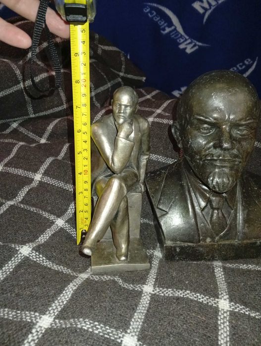 Лот 3 бюста Ленина, бюст Есенина, статуи Ленина и молотоборца
