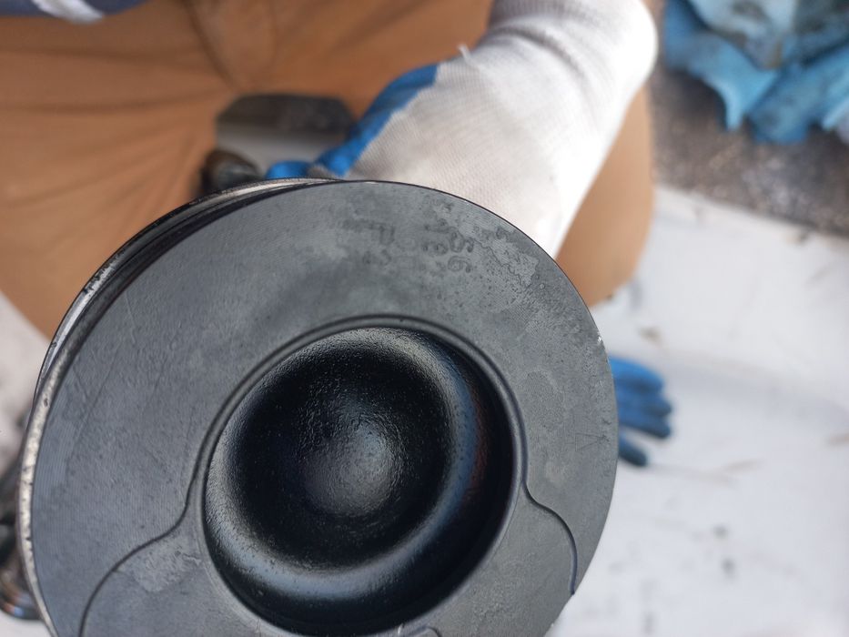 Tłok z korbowodem ford 2.0tdci  783