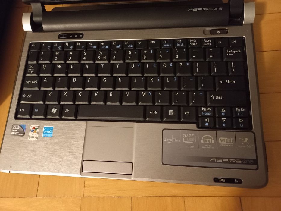 Notebook acer  z akcesoriami