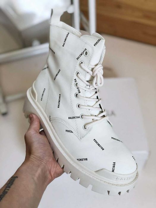 Ботінки - Balenciaga Strike Boots (чорні і білі )
