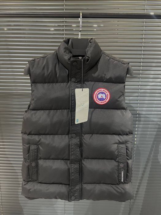 Нова  чоловіча мужская  безрукавка  жилетка  Canada  goose  розмір  S-XXL