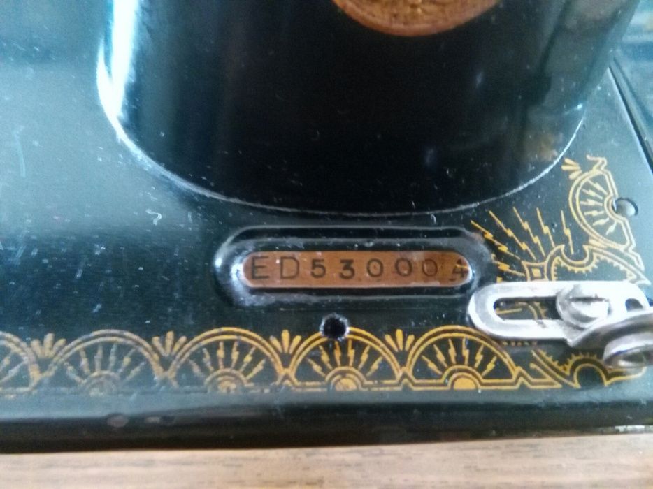 Máquina de Costura antiga, marca Singer