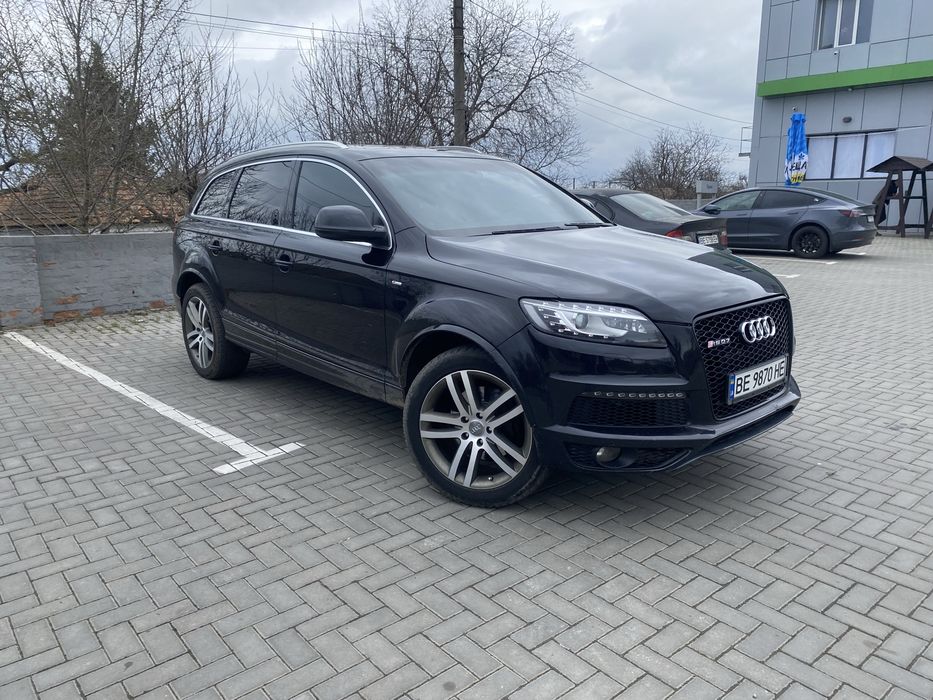 Ауді Q 7 гарний стан