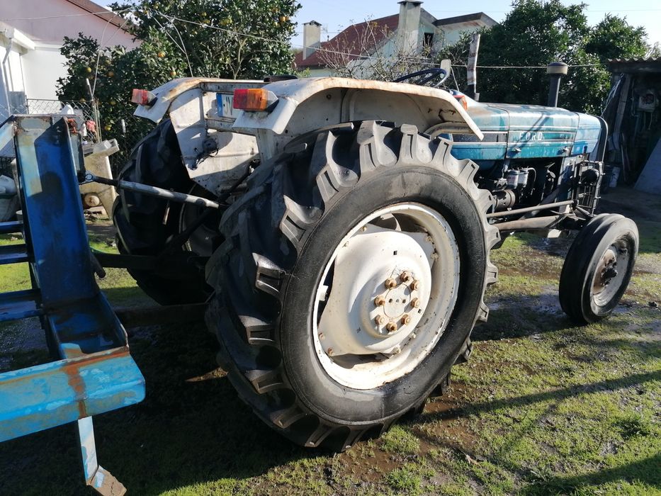 Trator Ford 2910