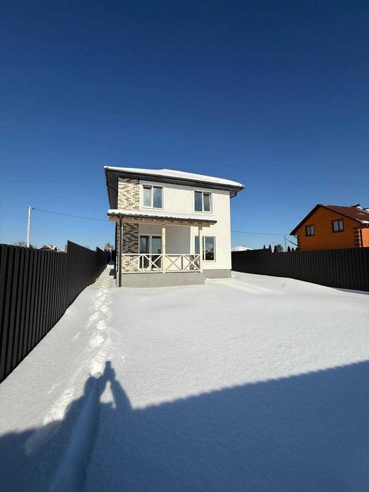 Якісний двоповерховий будинок в Гостомелі.