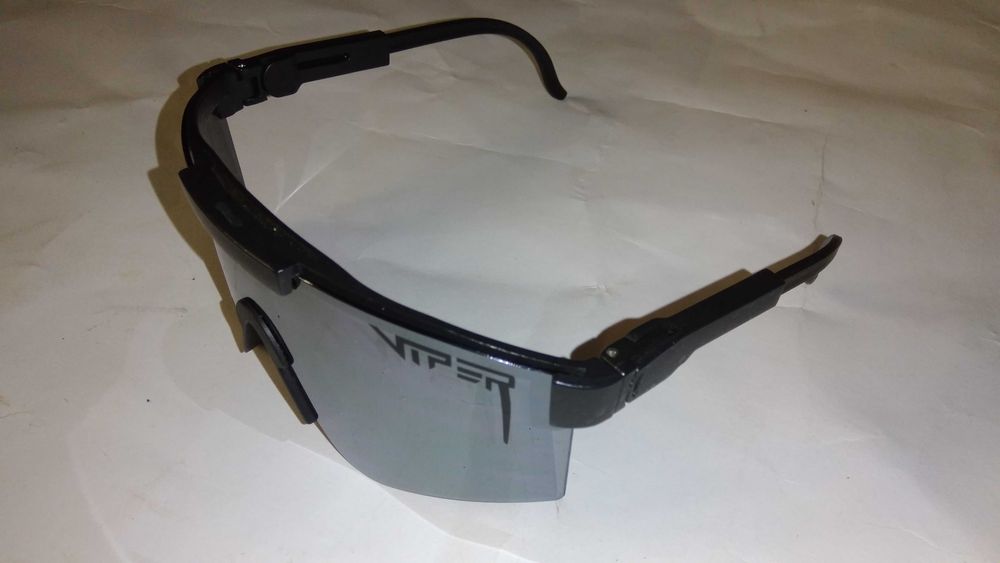 Продам сонячні окуляри