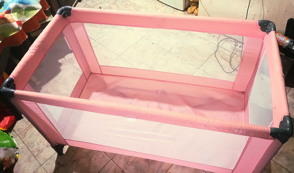 Vendo esse parke de bebé /berço portátil e esta pérsao 80€ 2