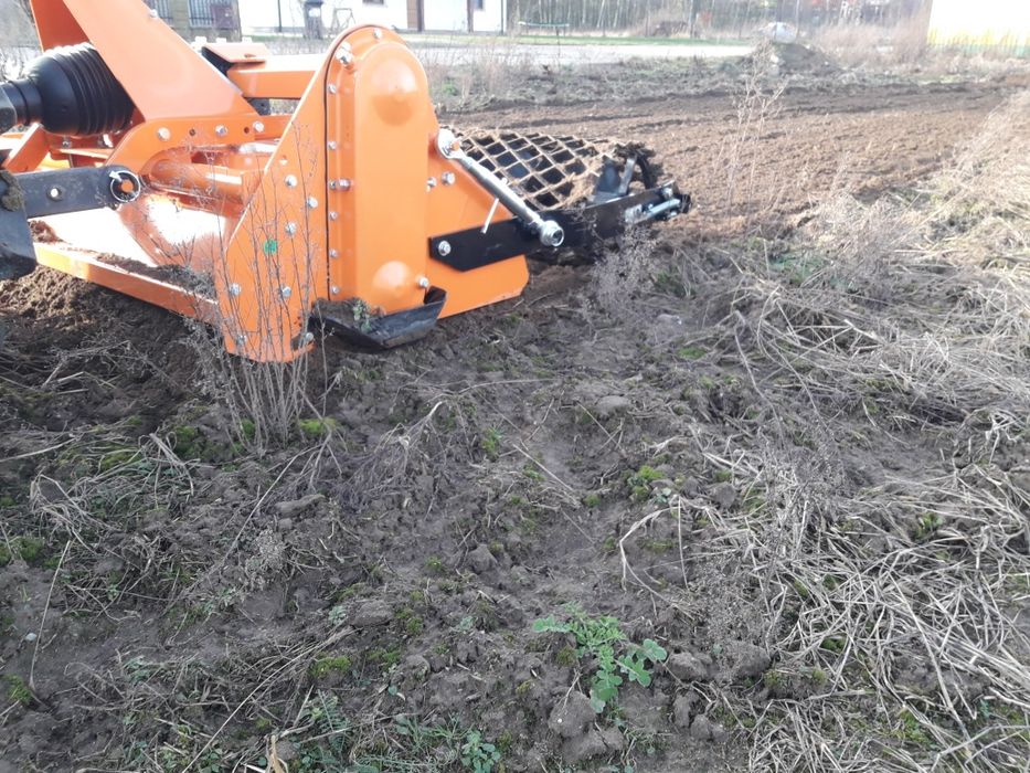Glebogryzarka separacyjna usługi minitraktorem ogrodnicze