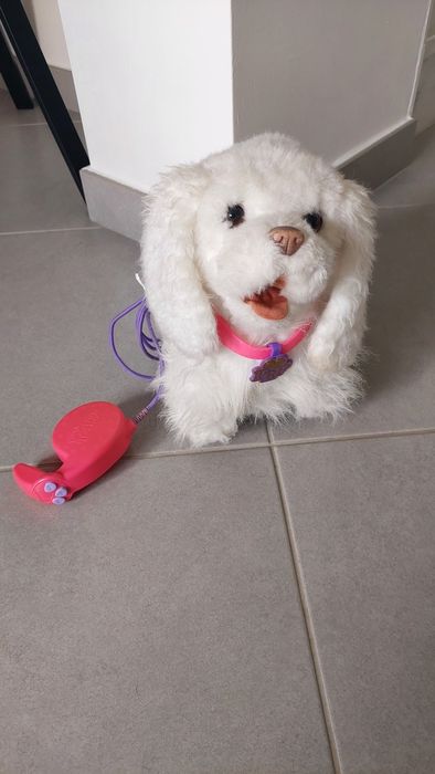 Cão de brincar a pilhas