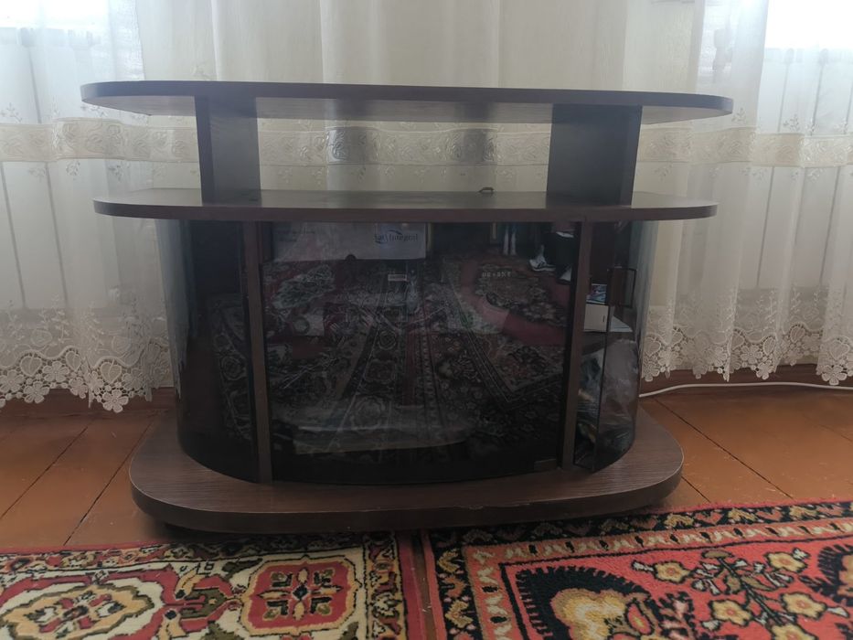 Продам тумбу під телевізор