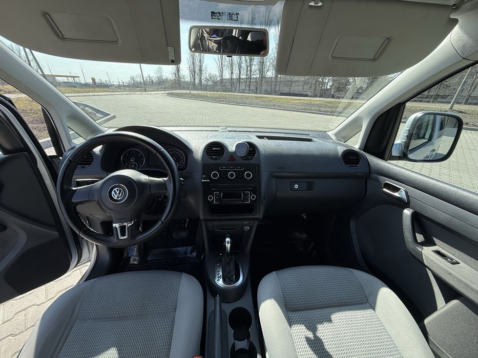 Volkswagen caddy 1.6 tdi dsg 2011