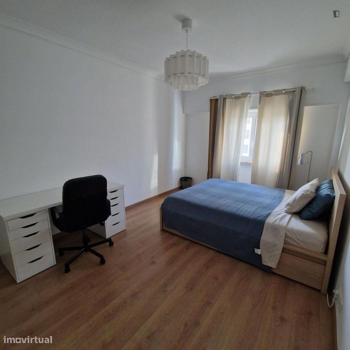 Quarto - localizado em Parque das Nações Lisbon