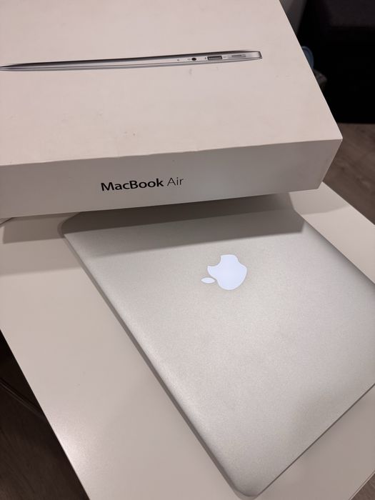 Apple MacBook Air "Core i7" 2.0 13" (Mid-2012)64740216877699123
