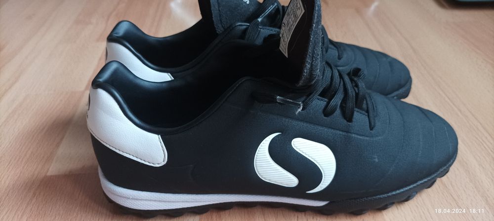 Buty do piłki nożnej