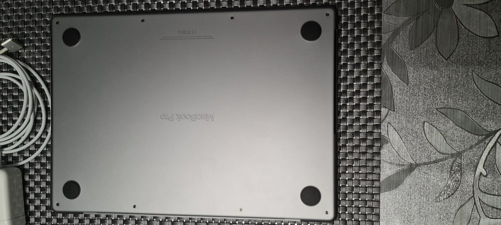 Apple MacBook M1 Pro