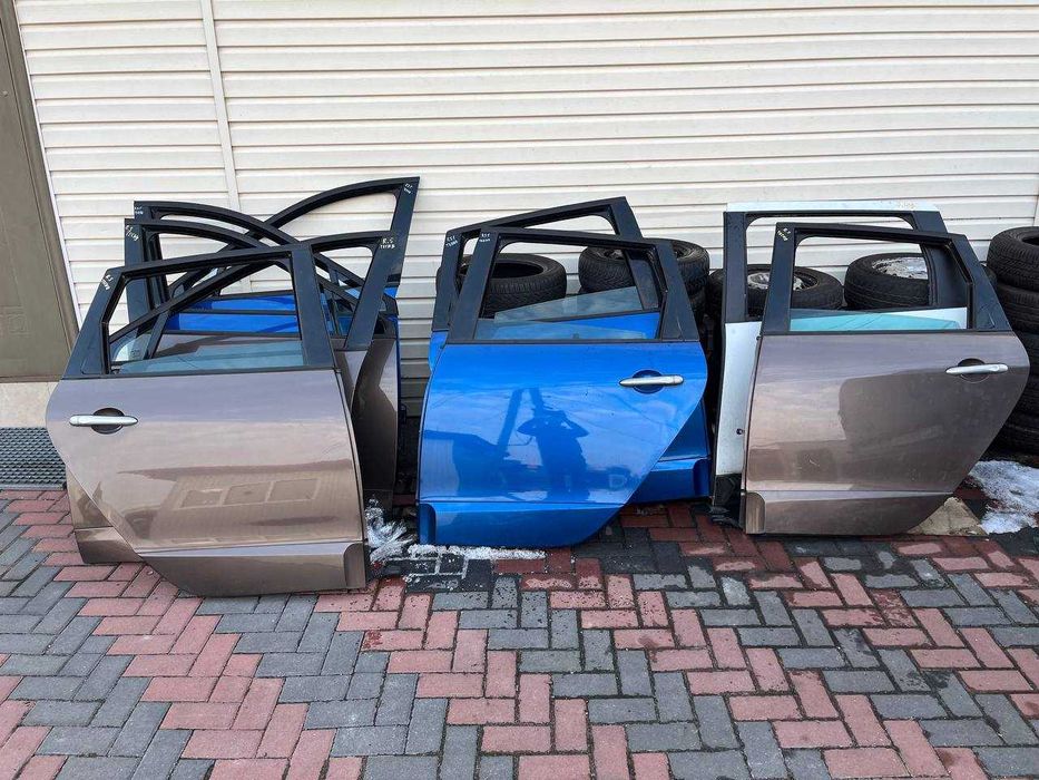 Дверь передняя/задняя правая/левая Renault Scenic 3 (2009-2015)