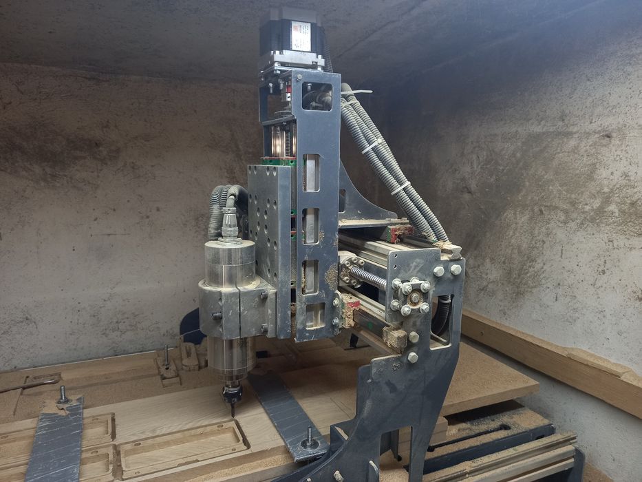 Станок ЧПУ 1700×1000×190 на hgr20 швп 2005 Nema34 шпиндель 2.2кв CNC