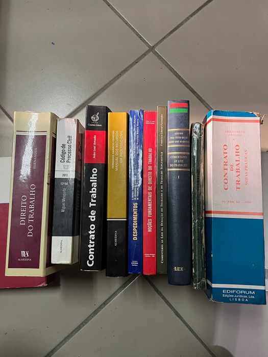 Lote de Livros Jurídicos