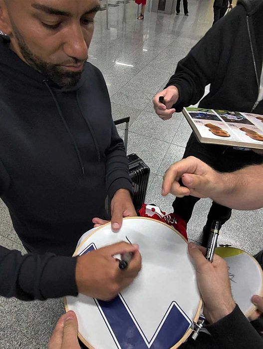 Aaron Lennon oryginalny autograf na koszulce Tottenham