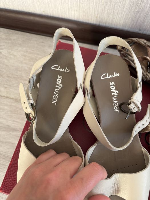Кожаные босоножки clarks