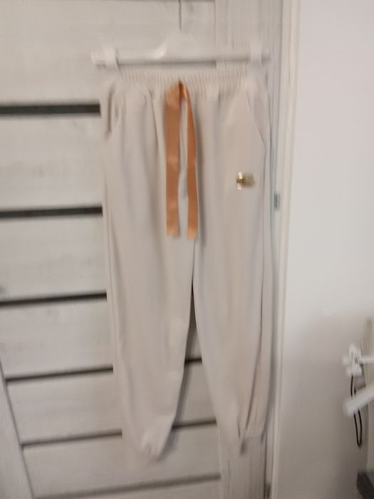 Dres welur w kolorze kremu LUXury