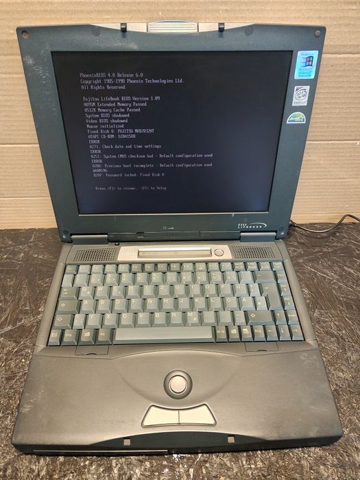 Laptop Fujitsu LifeBook C325, 1998 rok,