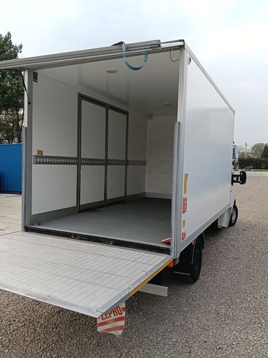 Transport . Przeprowadzki .Bus 3,5t winda.