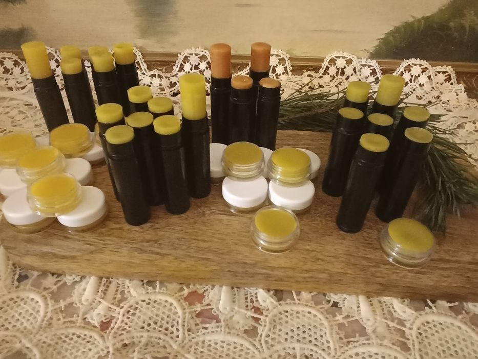 Naturalna pomadka ochronna do ust