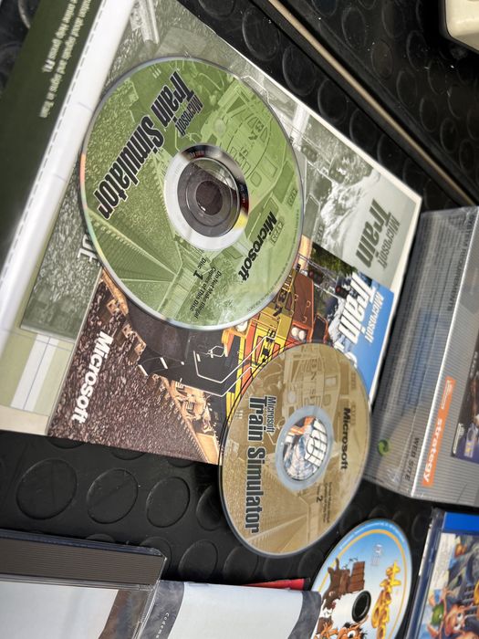 Lote de 11 jogos PC CDROM Train Simulator, TOCA, Monaco, Chessmaster