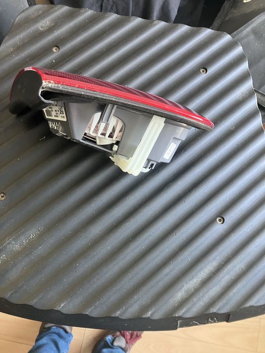 Farol traseiro esquerdo  mercedes c220 (w205)  mala