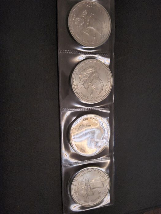 4 moedss 100 escudos