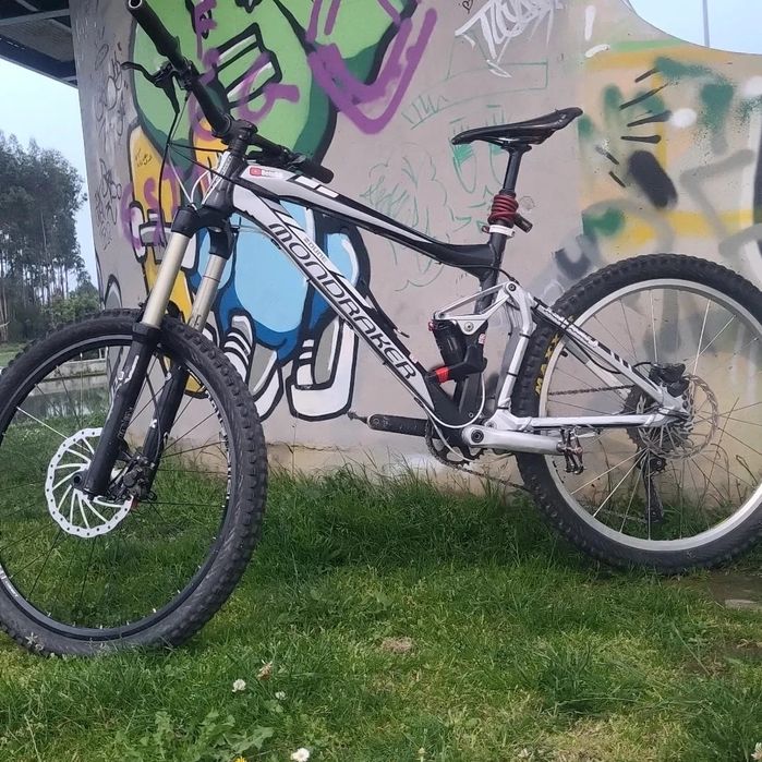 Bicicleta enduro mondraker dune