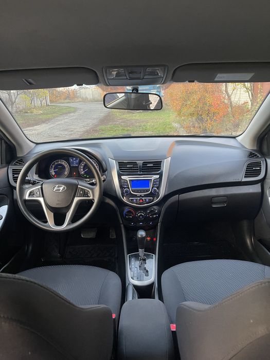 Hyundai accent 2013 год 1.4 бензин автомат