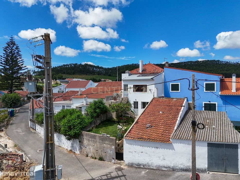 Moradia T3 + espaço comercial + jardim | Vila Verde dos Francos, Alenq