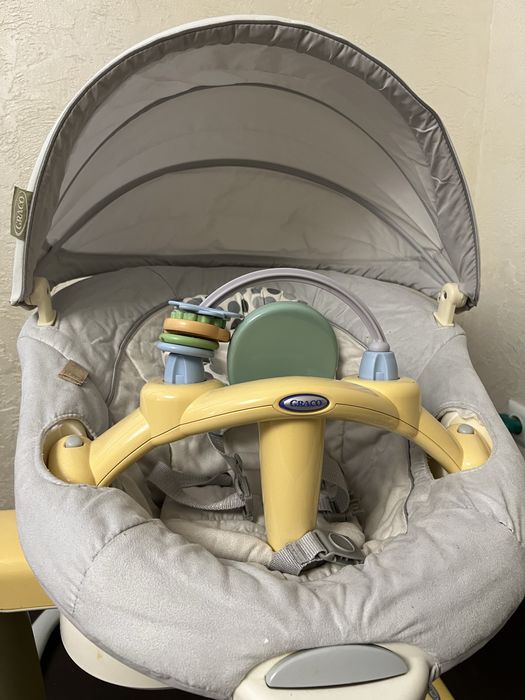 Заколисуючий центр GRACO. Також працює від Power Bank.Гойдалка. 0+