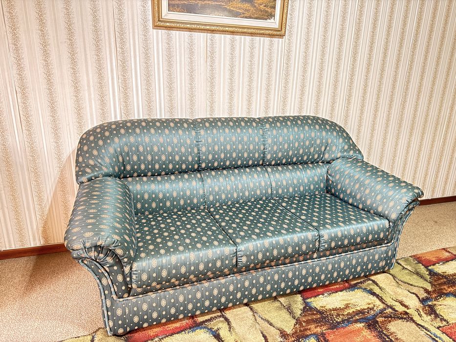 Conjunto de sofás clássicos – 3 lugares + 2 individuais | Entrega no Porto