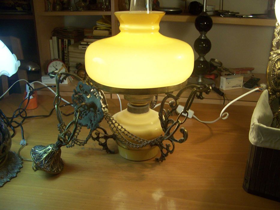 candeeiros antigos em latão - teto, mesa, parede