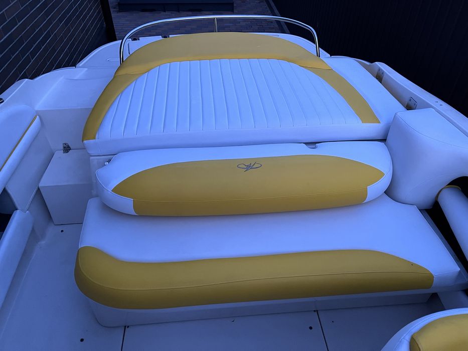 Продам катер MONTEREY 208 SI