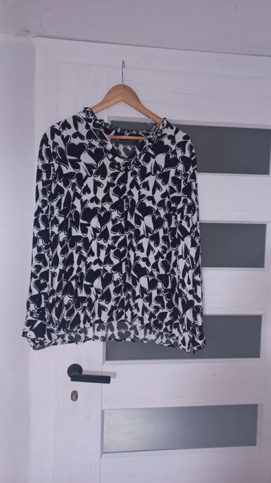Bluzka  elegancka w serca