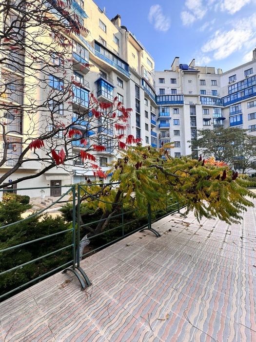 Просторная 3-комнатная квартира, Музкомедия