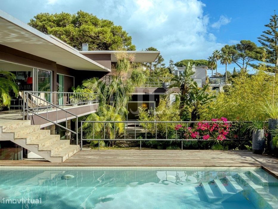 Moradia T6 com jardim, piscina e garagem, em Cascais