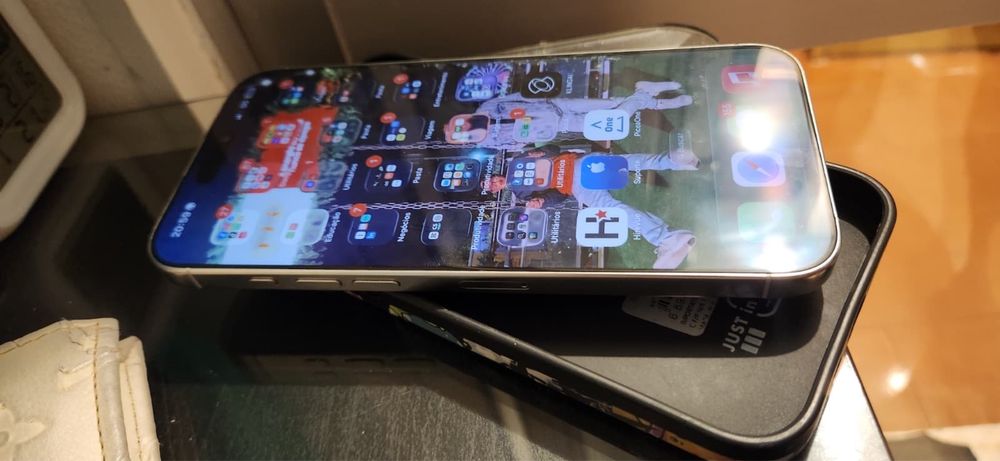 Iphone 16 pro max 258 gb de memoria