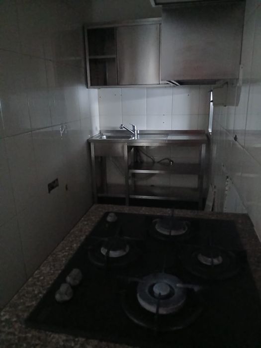 Aluga-se estabelecimento comercial