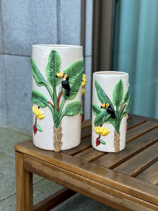 Jarras em cerâmica com motivos tropicais - Novas