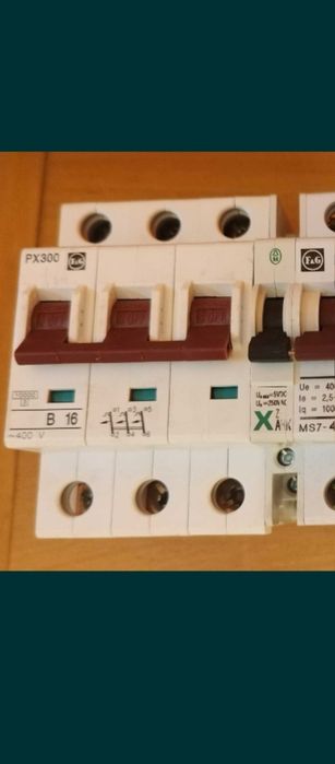 3 wyłączniki nadpradowe - F&G - MS 7/4 -2,5-4A i B-16 -F