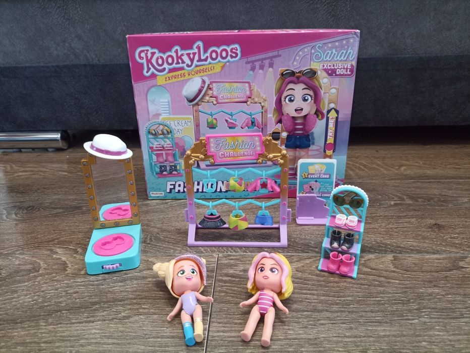 KOOKYLOOS Fashion Challenge con cartas, muñeca exclusiva, ropa y