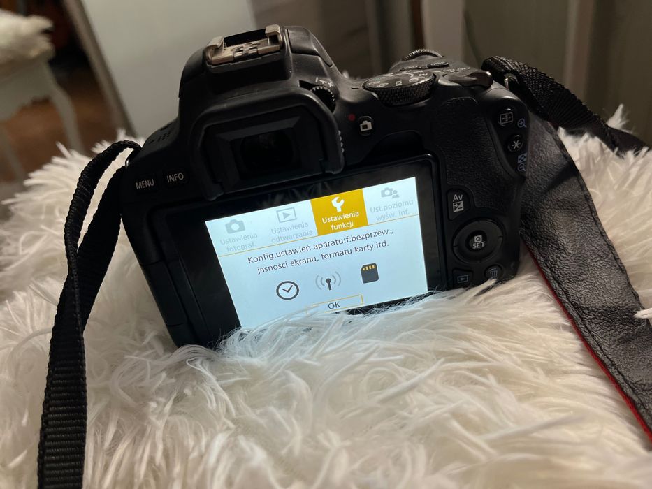 Aparat Canon eos 200d