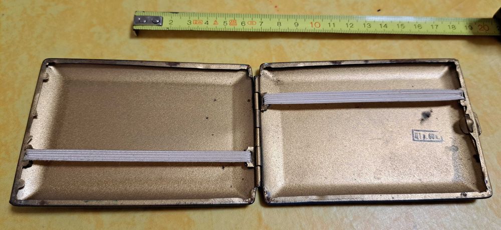 Cigarreira de bolso metálica com imagem de Tálin