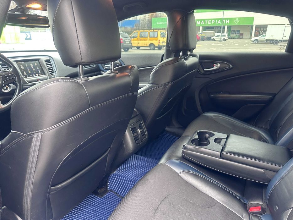 Chrysler 200S 3.6 2015 газ/бенз