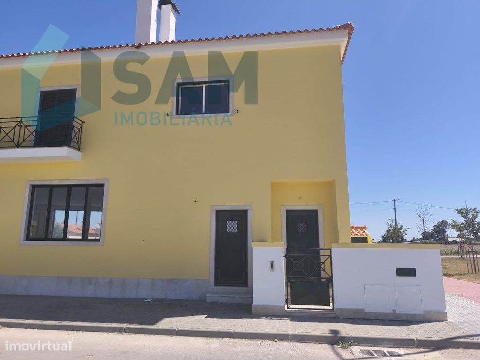 Apartamento T4 com Terraço Privativo, Amplas Áreas e Excelente Espa...